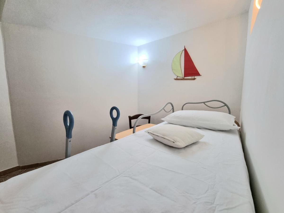 *Appartamento Con Ampia Veranda Vicino Al Mare * Porto San Paolo  Eksteriør bilde